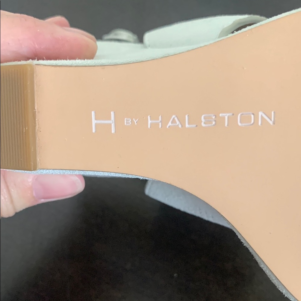 NWOT HALSTON Stone / Gray Wedge Sandals with Textured Straps and Ankle Buckle. - Picture 6 of 9